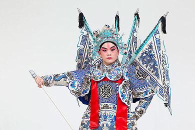 奇幻动作冒险游戏《永恒之链》2025年初推出